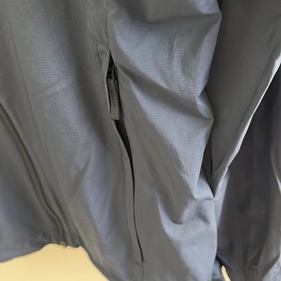 Women's North Face Jacket - Picture 5 of 6